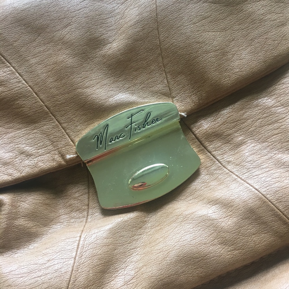 Tan Marc Fisher purse excellent condition
